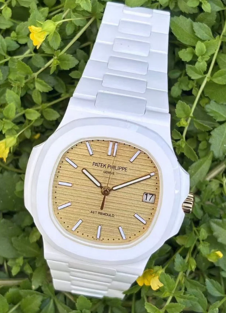 Review Fake Patek Philippe Nautilus 5711 Gets a Custom GOLDEN Makeover watch sale